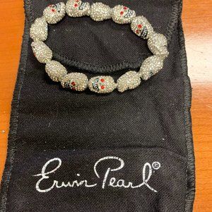 Erwin Pearl skull bracelet